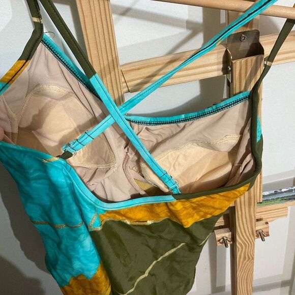 Carol Wior one piece, green gold blue, wired support cross back size 18/XL - Picture 5 of 8